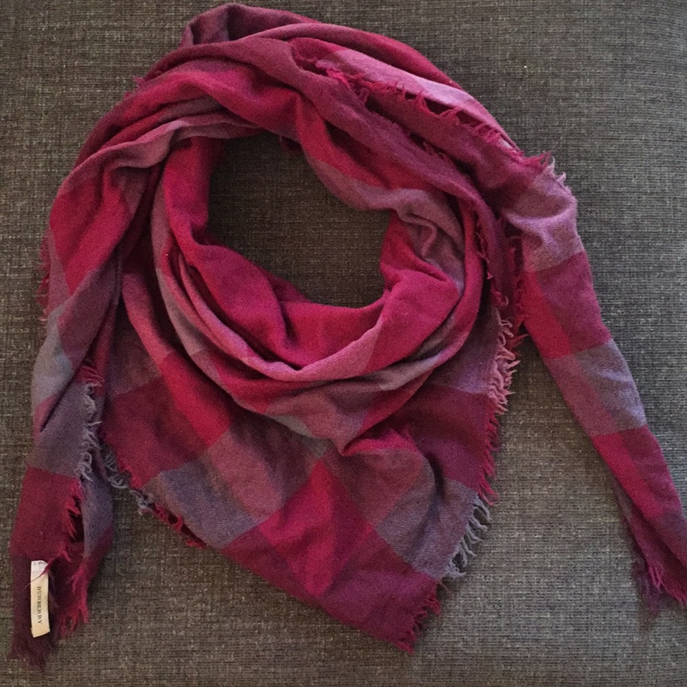 Burberry Scarf ❤️ classic plaid in berry